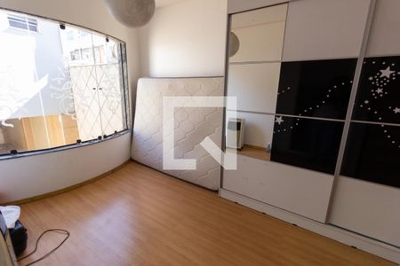 Casa à venda com 330m², 3 quartos e 4 vagasQuarto 2 - suíte
