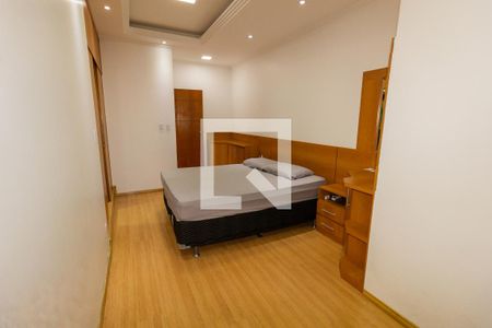 Casa à venda com 330m², 3 quartos e 4 vagasQuarto 1 (com closet) - suíte