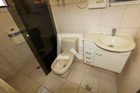 Casa à venda com 330m², 3 quartos e 4 vagasBanheiro 1 (suíte 3)