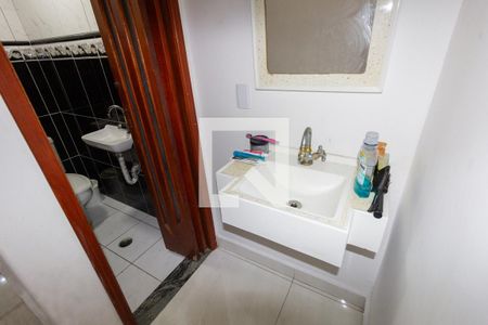 Casa à venda com 330m², 3 quartos e 4 vagasBanheiro 4