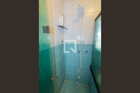 Casa à venda com 330m², 3 quartos e 4 vagasBanheiro 2 (suíte 1)