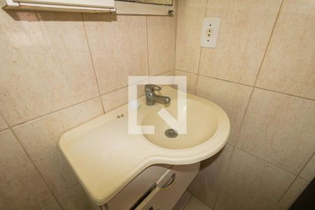 Casa à venda com 330m², 3 quartos e 4 vagasBanheiro 1 (suíte 3)