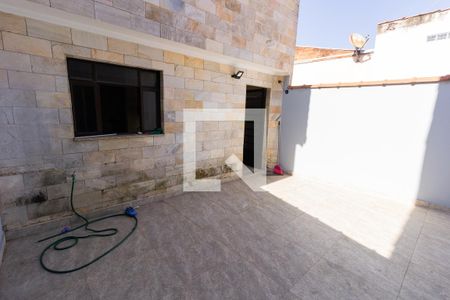 Casa à venda com 330m², 3 quartos e 4 vagasQuintal