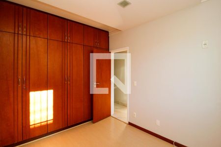 Quarto de apartamento à venda com 2 quartos, 60m² em Estoril, Belo Horizonte
