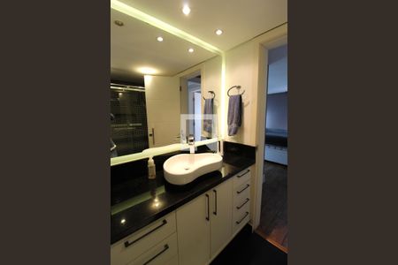 Apartamento à venda com 98m², 2 quartos e 1 vagaBanheiro da Suíte