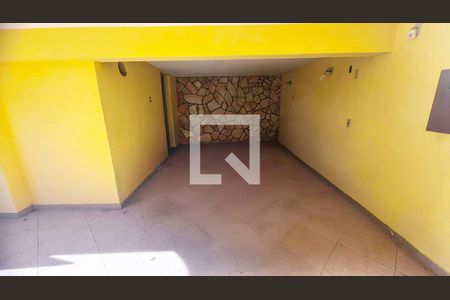 Casa à venda com 214m², 5 quartos e 10 vagas Casa à venda com 214m², 5 quartos e 10 vagasÁrea comum