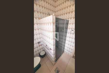 Casa à venda com 214m², 5 quartos e 10 vagas Casa à venda com 214m², 5 quartos e 10 vagasBanheiro