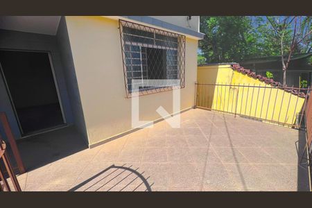 Casa à venda com 214m², 5 quartos e 10 vagas Casa à venda com 214m², 5 quartos e 10 vagasÁrea comum