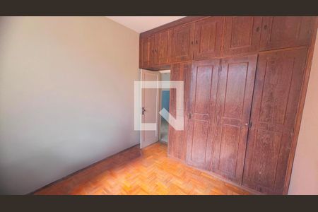 Casa à venda com 214m², 5 quartos e 10 vagas Casa à venda com 214m², 5 quartos e 10 vagasQuarto 2