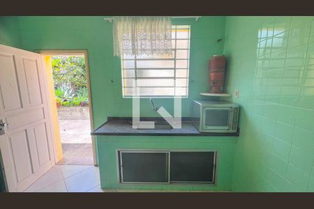 Casa à venda com 214m², 5 quartos e 10 vagas Casa à venda com 214m², 5 quartos e 10 vagasCozinha