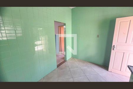 Casa à venda com 214m², 5 quartos e 10 vagas Casa à venda com 214m², 5 quartos e 10 vagasCozinha