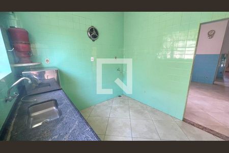 Casa à venda com 214m², 5 quartos e 10 vagas Casa à venda com 214m², 5 quartos e 10 vagasCozinha