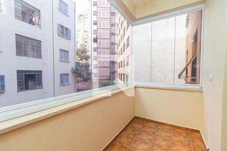 Apartamento para alugar com 99m², 3 quartos e sem vagaSacada