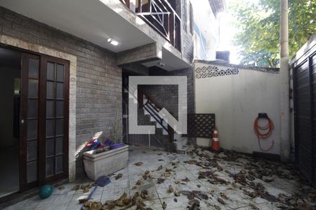 Casa à venda com 90m², 3 quartos e sem vagaQuintal 