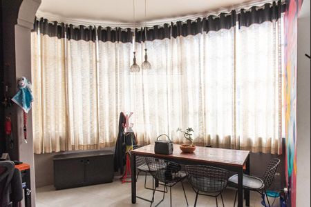 Apartamento à venda com 94m², 2 quartos e sem vagaSala de jantar