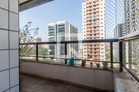 Apartamento à venda com 164m², 4 quartos e 2 vagasVaranda