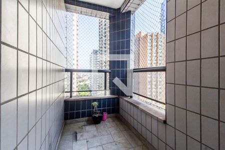 Apartamento à venda com 164m², 4 quartos e 2 vagasVaranda