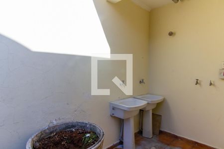 Casa à venda com 240m², 4 quartos e 1 vagaÁrea de Serviço