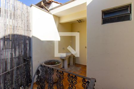 Casa à venda com 240m², 4 quartos e 1 vagaÁrea de Serviço