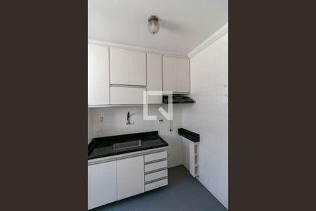 Cozinha de apartamento para alugar com 2 quartos, 55m² em Camargos, Belo Horizonte