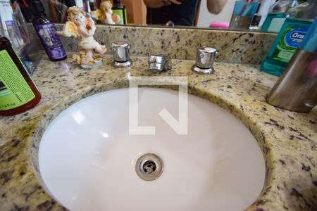 Apartamento à venda com 111m², 4 quartos e 2 vagasBanheiro do Quarto 4 (Suíte)