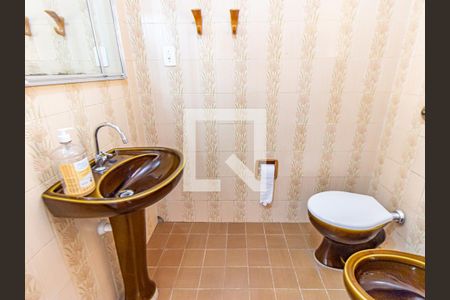 Casa à venda com 133m², 3 quartos e 2 vagasBanheiro