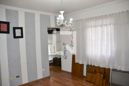 Casa à venda com 240m², 4 quartos e 2 vagasSuite