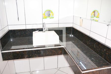 Casa à venda com 240m², 4 quartos e 2 vagasBanheiro Suite