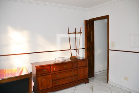 Casa à venda com 240m², 4 quartos e 2 vagasEscritório