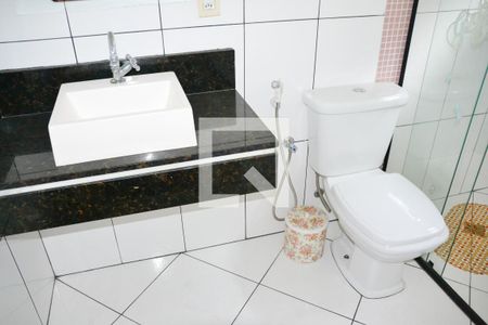 Casa à venda com 240m², 4 quartos e 2 vagasBanheiro Suite