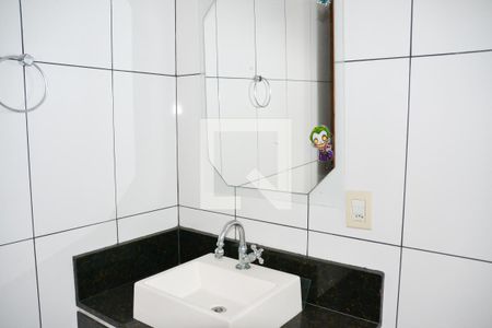 Casa à venda com 240m², 4 quartos e 2 vagasBanheiro Social