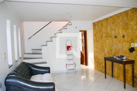 Casa à venda com 240m², 4 quartos e 2 vagasSala