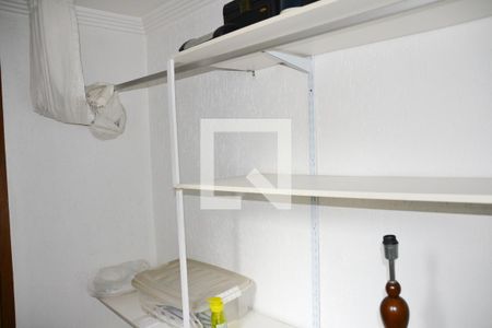Casa à venda com 240m², 4 quartos e 2 vagasCloset