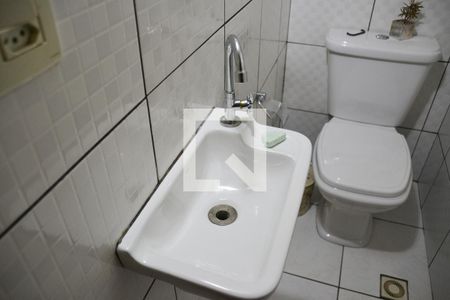 Casa à venda com 240m², 4 quartos e 2 vagasLavabo