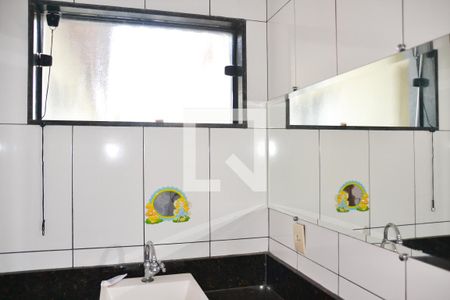 Casa à venda com 240m², 4 quartos e 2 vagasBanheiro Suite