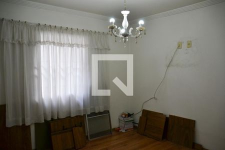 Casa à venda com 240m², 4 quartos e 2 vagasSuite