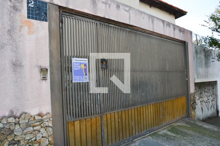 Casa à venda com 240m², 4 quartos e 2 vagasFachada