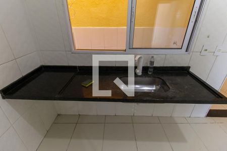 Casa à venda com 108m², 2 quartos e 2 vagas Casa à venda com 108m², 2 quartos e 2 vagasCozinha