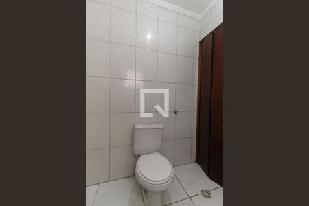 Casa à venda com 108m², 2 quartos e 2 vagas Casa à venda com 108m², 2 quartos e 2 vagasBanheiro da Suíte 1