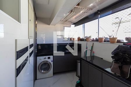 Apartamento à venda com 202m², 3 quartos e 3 vagasCobertura - Área de serviço 