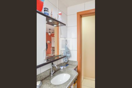 Apartamento à venda com 70m², 3 quartos e 1 vaga Apartamento à venda com 70m², 3 quartos e 1 vagaBanheiro