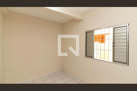 Quarto 1 de casa para alugar com 2 quartos, 80m² em Parque Cisper, São Paulo
