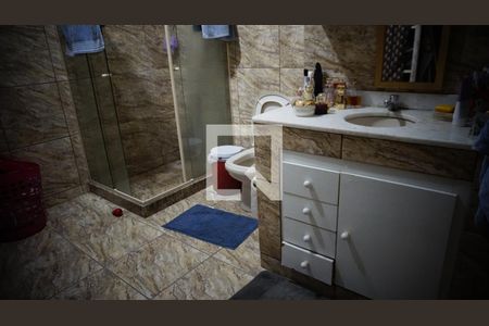 Casa à venda com 213m², 3 quartos e 3 vagasBanheiro - Suite 4