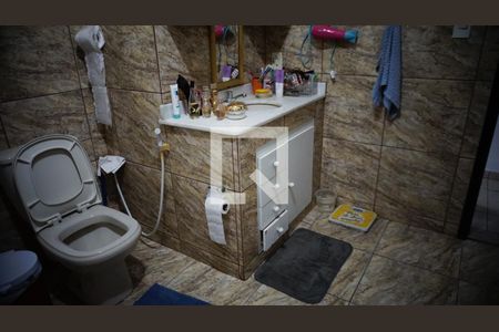 Casa à venda com 213m², 3 quartos e 3 vagasBanheiro - Suite 4