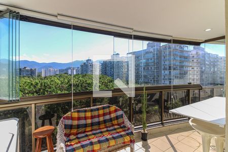 Apartamento à venda com 92m², 3 quartos e 2 vagasVaranda