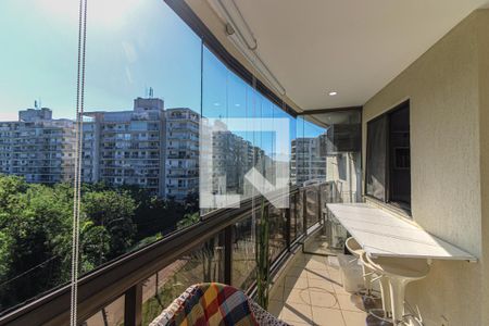 Apartamento à venda com 92m², 3 quartos e 2 vagasVaranda
