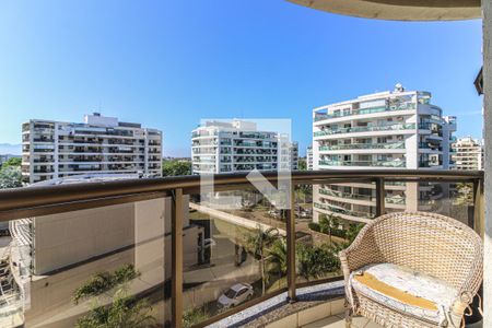 Apartamento à venda com 92m², 3 quartos e 2 vagasSuíte - Varanda