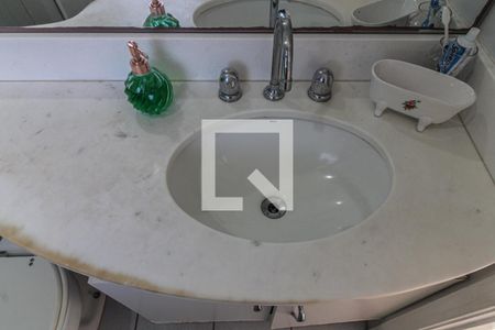 Apartamento à venda com 92m², 3 quartos e 2 vagasSuíte - Banheiro