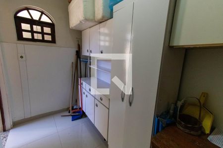 Casa à venda com 295m², 6 quartos e 2 vagasQuarto de Serviço