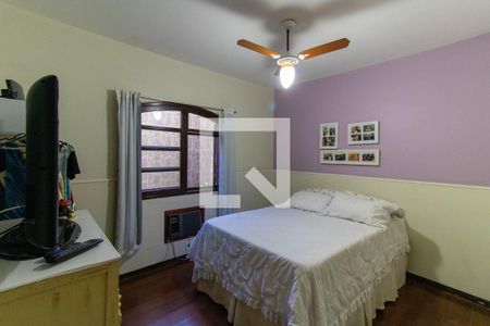 Casa à venda com 295m², 6 quartos e 2 vagasQuarto 3